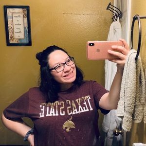 Meet your Posher, Alexis